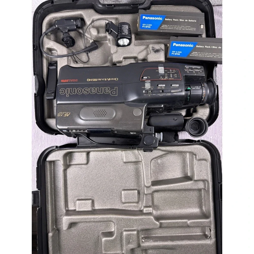 Panasonic OmniMovie VHS HQ Dual Camera System Camcorder PV-BP88 Batteries Case